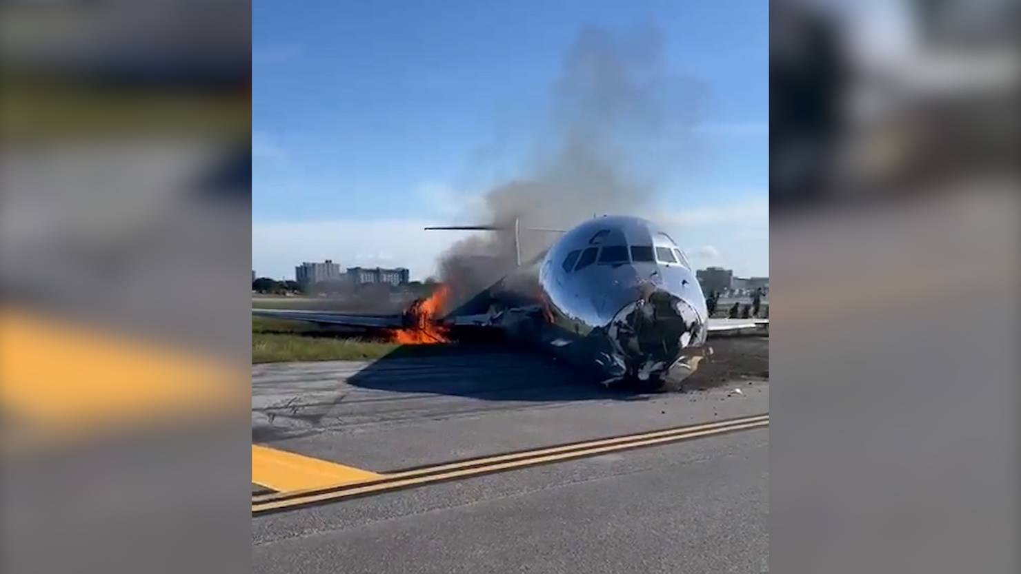 Passagierflugzeug F Ngt Bei Landung Feuer Drei Personen Verletzt