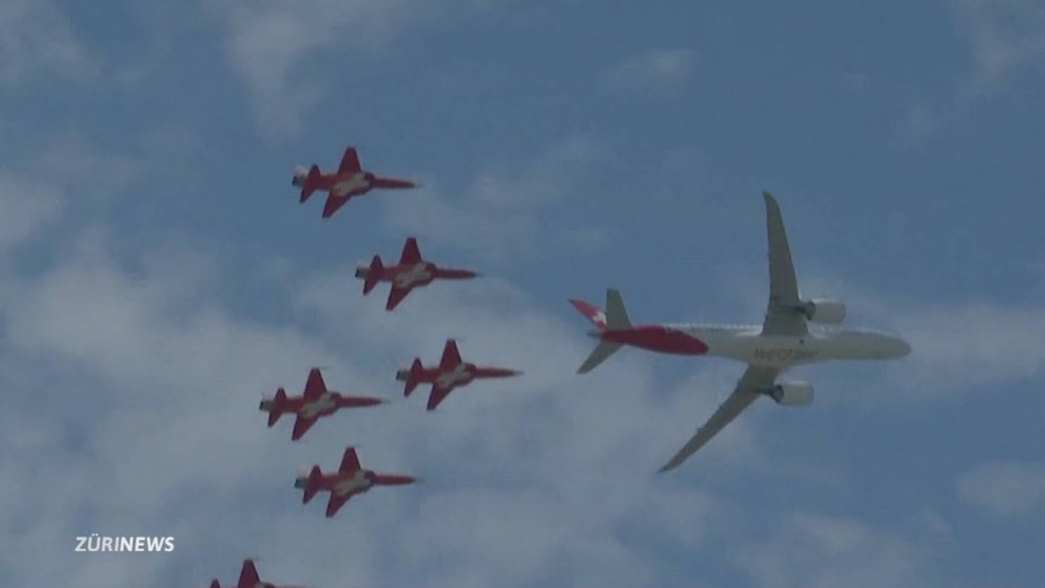 Festauftakt F R Das Jahr Jubil Um Des Flughafen Z Rich Telez Ri