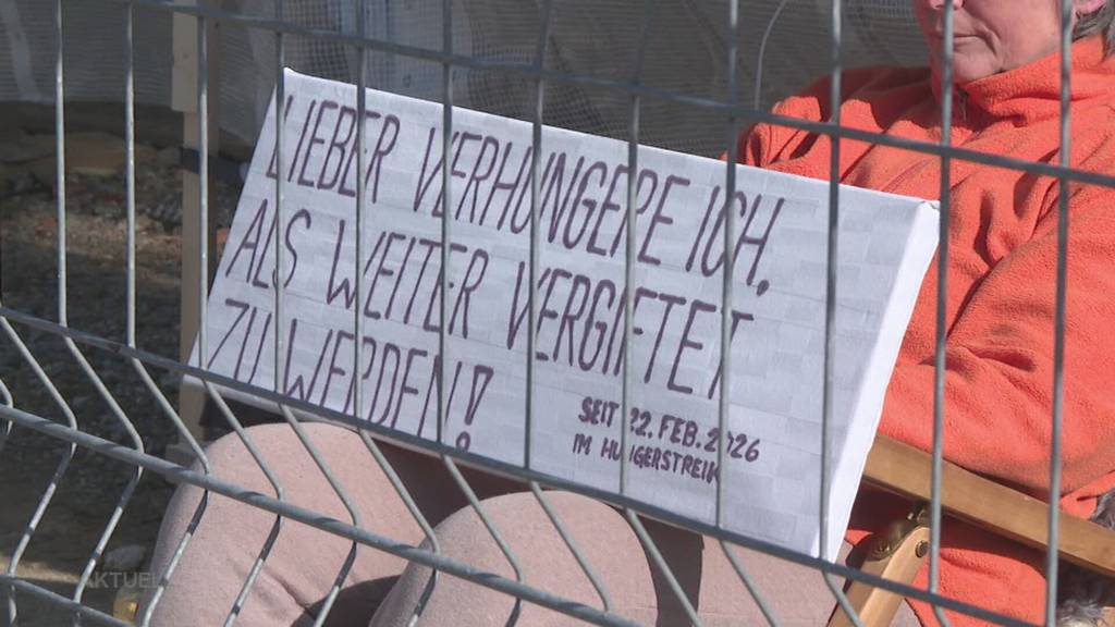 Hungerstreik: Silvia Horrer demonstriert in Niederbipp gegen Pestizide