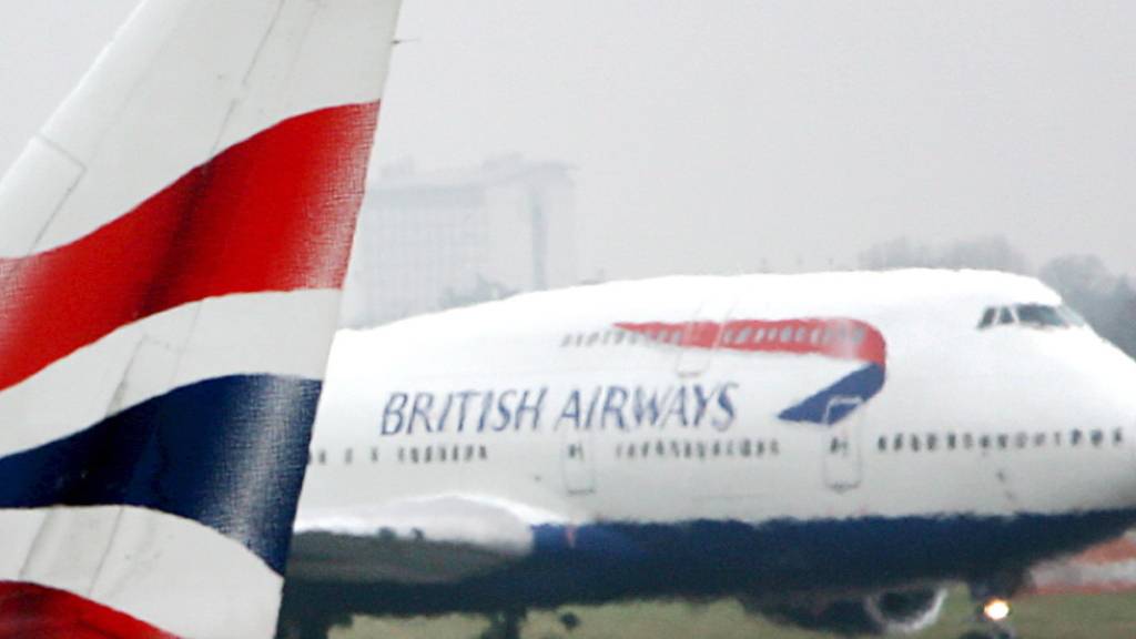 Ein Airbus von British Airways und ein privates Motorflugzeug sind sich beim Flughafen Zürich gefährlich nahe gekommen. (Symbolbild)