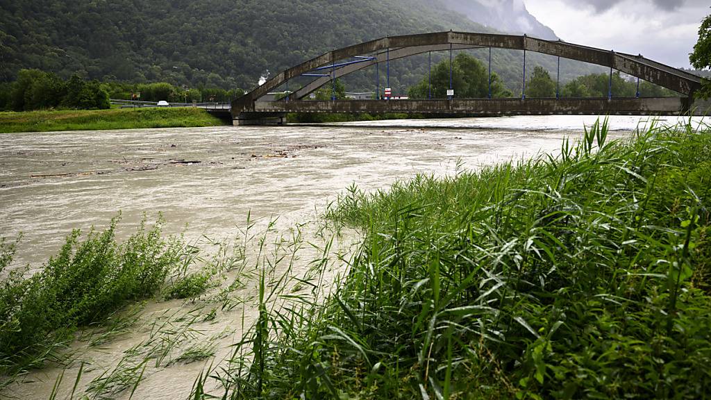 Walliser Staatsrat verteidigt Überarbeitung der Rhonekorrektion