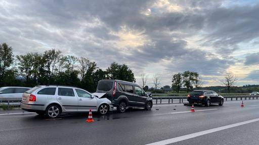 Unfall im Morgenverkehr führt zu langem Stau auf der A14