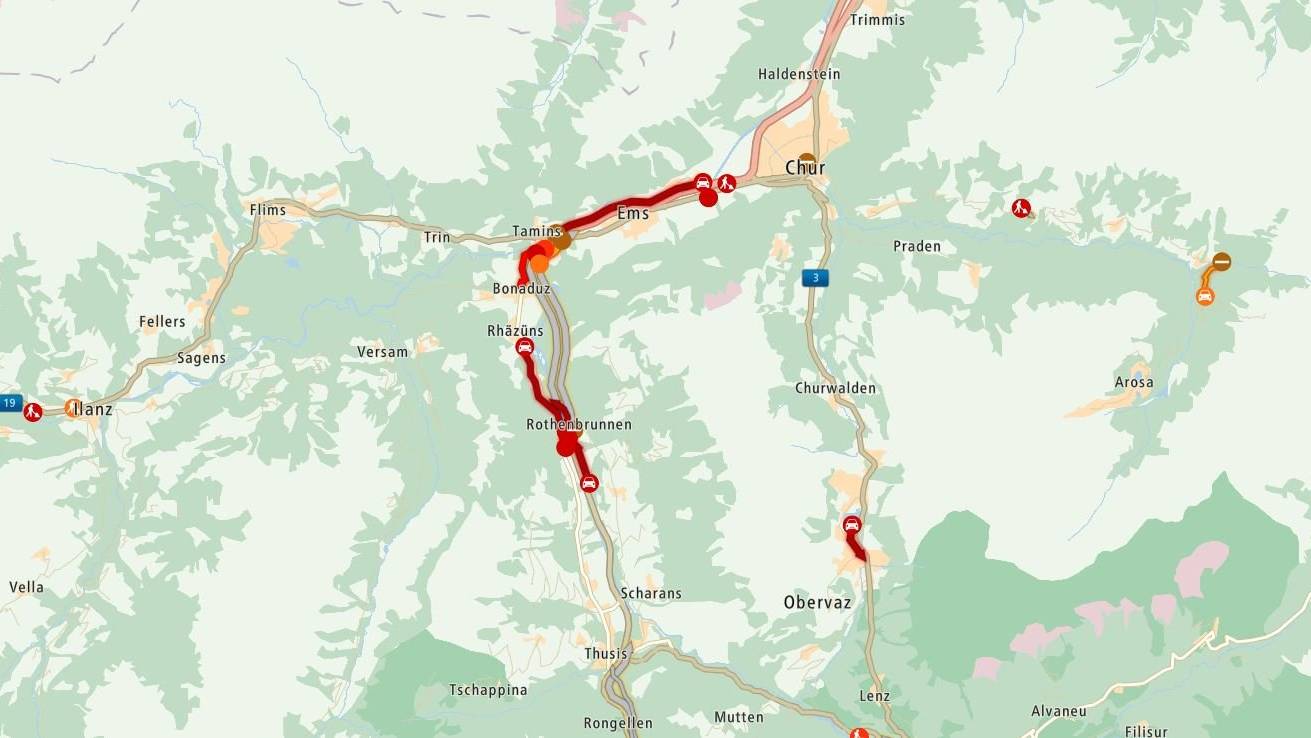 Die A13 bei Reichenau ist im Moment in beide Richtungen gesperrt.