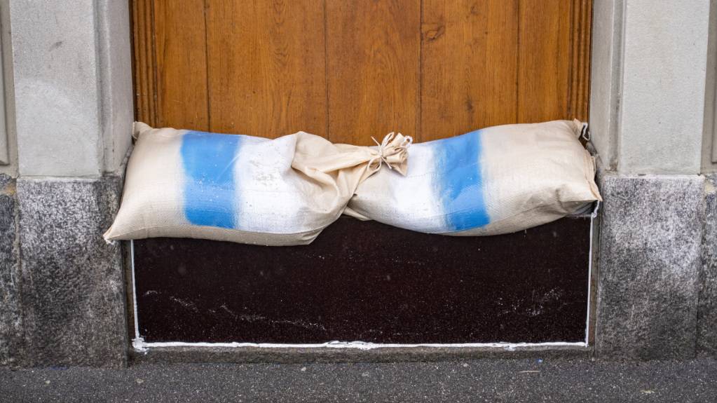 Die Gebäudeversicherung kommt etwa für Schäden auf, die durch Hochwasser verursacht werden. (Archivaufnahme aus der Stadt Luzern)