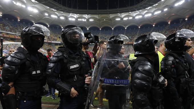 Wegen Provokationen: Spiel zwischen Rumänien und Kosovo muss unterbrochen werden
