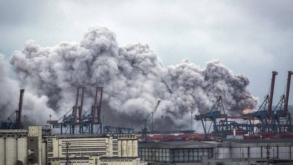 Die Giftwolke über dem brasilianischen Hafen Guaruja.
