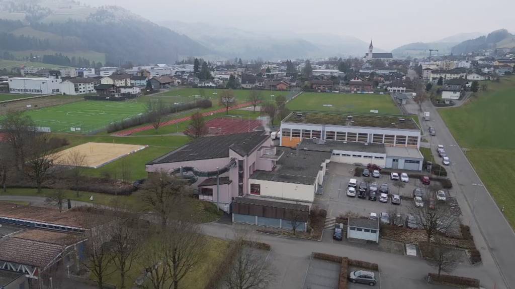 Die Zeit drängt: Die Sanierung des Hallenbads Bütschwil sorgt für Diskussionen
