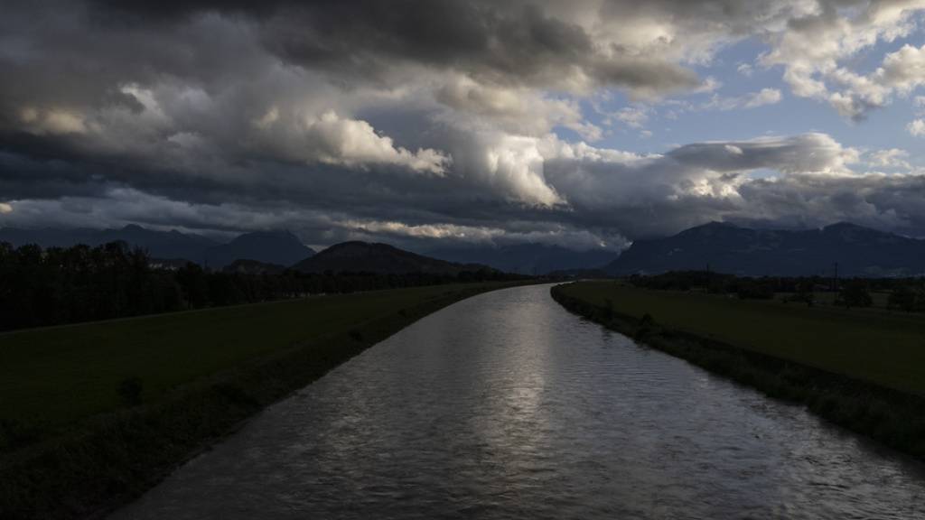 Bereits zu Beginn des Monats führte der Rhein viel Wasser. (Archivbild)