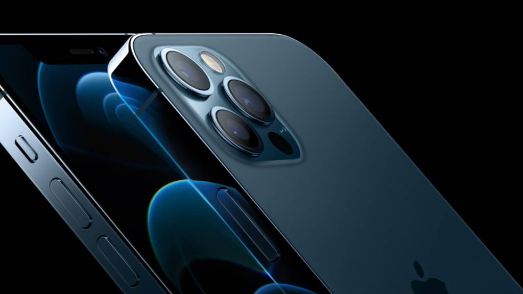 Eine französische Aufsichtsbehörde hat Apple zu einem Update der Mobilgeräte iPhone 12 aufgefordert. (Archivbild)