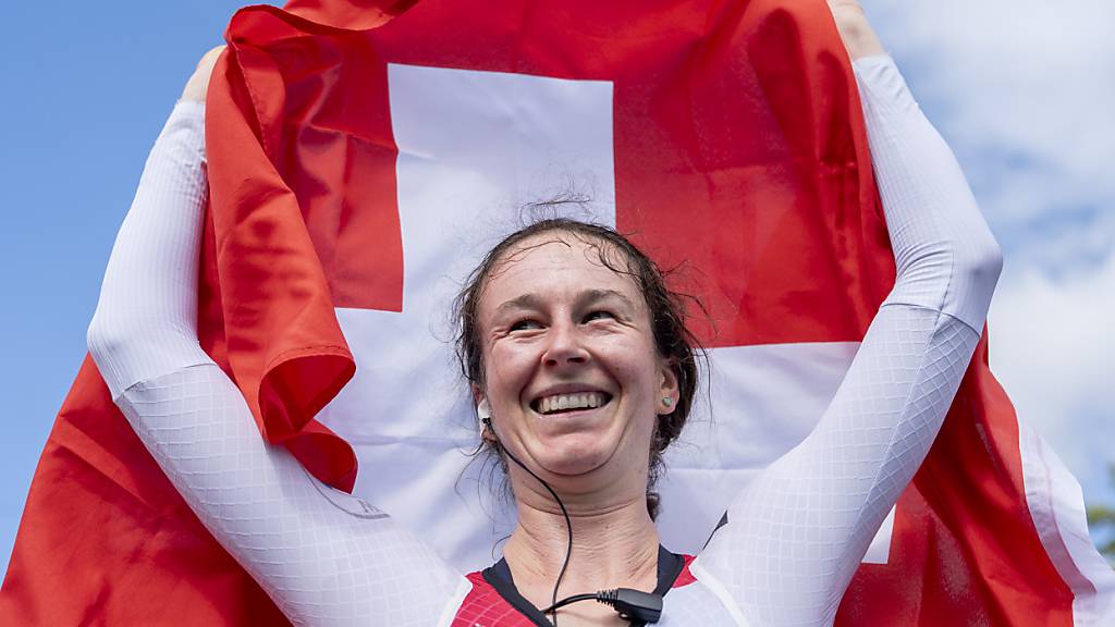 Grenzenlose Freude bei Flurina Titel nach dem Gewinn ihres ersten WM-Titels im Zeitfahren