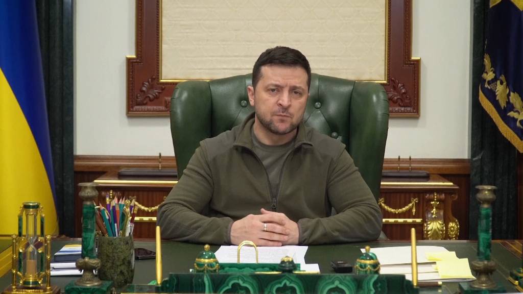 «Bleibe hier, habe keine Angst»: Selenskyj meldet sich aus Büro in Kiew