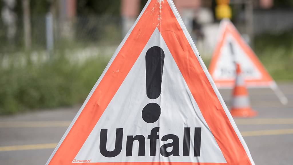 Im Kreis 4 wurde ein 84-Jähriger von einem Tram erfasst und schwer am Kopf verletzt. (Symbolbild)