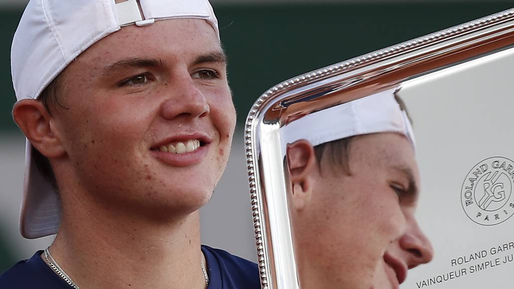 Vor elf Monaten noch Juniorensieger beim French Open, nun in Biel erstmals im Davis Cup im Einsatz: der 19-jährige Berner Dominic Stricker