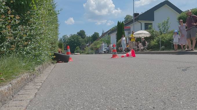 Riethüsli im Rennfieber: Seifenkisten-Derby begeistert Publikum