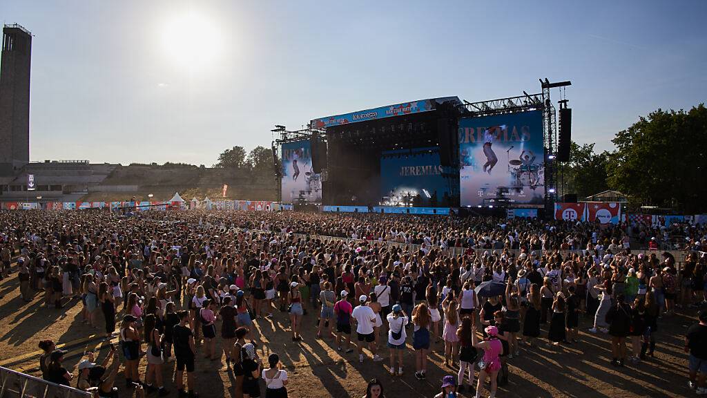 Zehntausende Musikfans feiern beim Auftakt vom Lollapalooza