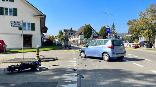 Auto rammt Töff: Motorradfahrer (16) wird schwer verletzt
