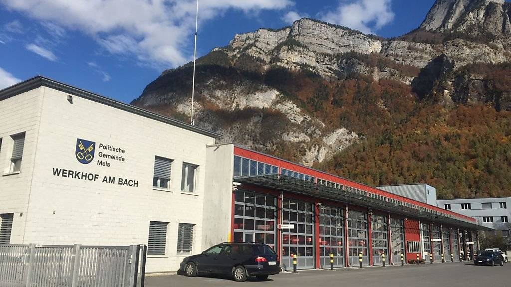 Das Kreisgericht Werdenberg-Sarganserland hat am Freitag das Urteil im Immobilien-Betrugsfall der Genossenschaft Bad Rans bekannt gegeben. Die Verhandlung war ins Feuerwehrdepot verlegt worden.