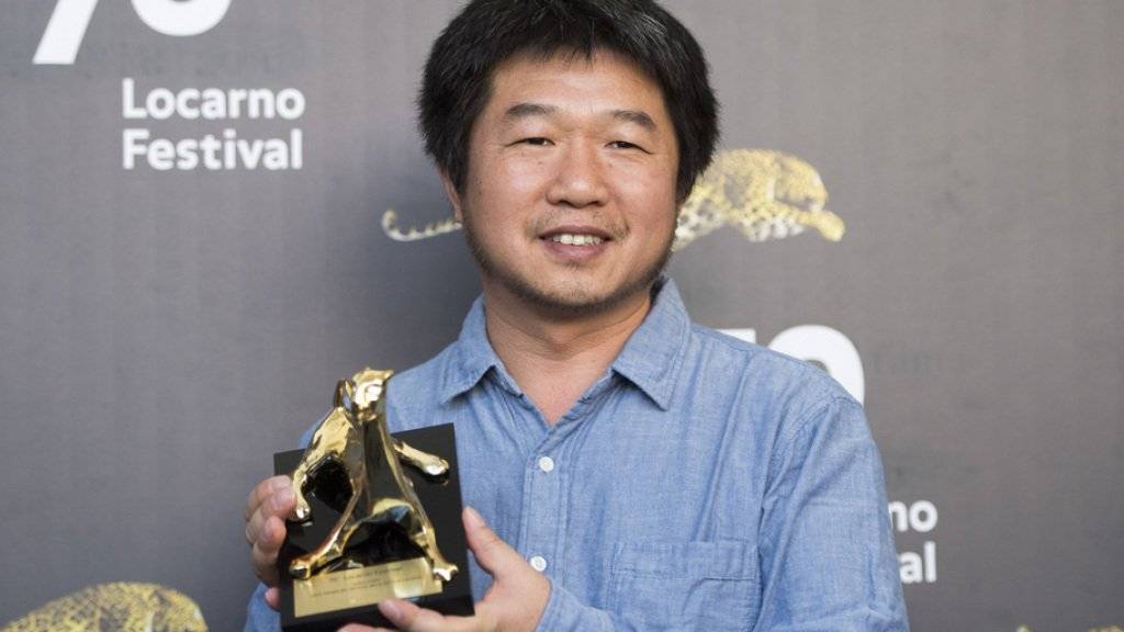 Mit seinem unaufgeregten Dokumentarfilm über das Sterben einer alten Frau überzeugte der chinesische Regisseur und Fotograf Wang Bing alle: «Mrs. Fang» erhält den Goldenen Leoparden des 70. Filmfestivals Locarno.