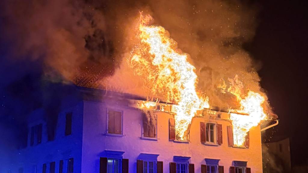 Acht Verletzte bei Grossbrand in Thusis – fünf Personen vermisst