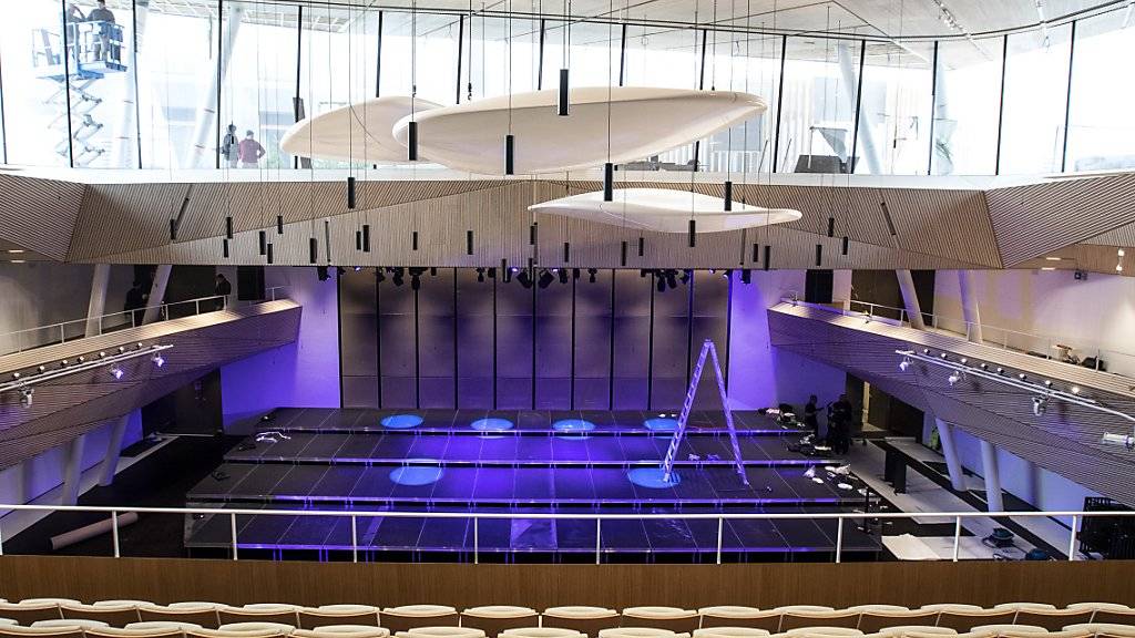 Konzerthalle mit Aus- und Einblick: Der neue Spielort in Andermatt UR verfügt über eine Fenstergalerie und ein Nachhall-System.