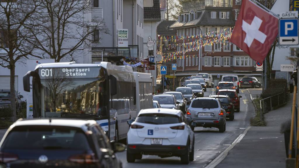 Die Zuger Bevölkerung stimmt am Sonntag, 3. März, über Entlastungstunnel in Ägeri und der Stadt Zug ab. (Archivbild)
