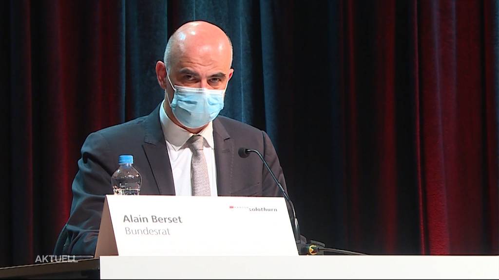 Jetzt Live: Bundesrat Alain Berset informiert zur Corona ...