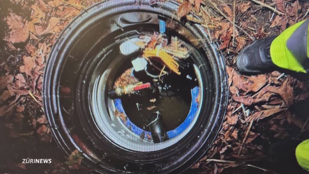 Lebensgefährlich: In Fislisbach fällt Mädchen in Schacht