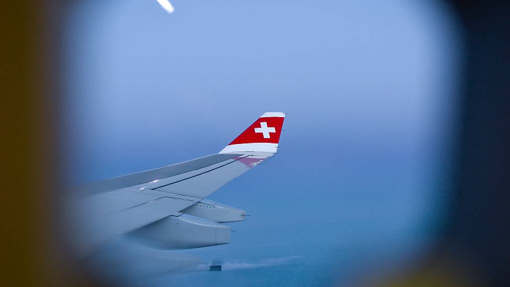 Trotz der neuen Virusvariante, die in Südafrika grassiert, hält die Swiss vorerst an der Durchführung ihrer Flüge nach Südafrika fest. Die Airline fliegt sieben Mal pro Woche nach Johannesburg. (Symbolbild)