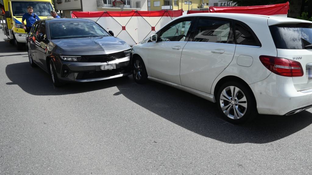 Aufgrund eines medizinischen Problems geriet ein Autofahrer in Widnau SG auf die Gegenfahrbahn und kollidierte mit dem Fahrzeug einer entgegenkommenden Frau.