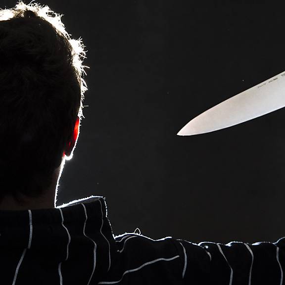 «Ich ramme allen ein Messer in den Bauch» – Messerangriff gegen Polizei 