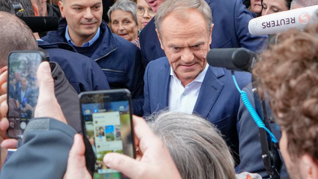 Oppositionsführer Tusk: «Das ist das Ende der PiS-Regierung.» Foto: Petr David Josek/AP