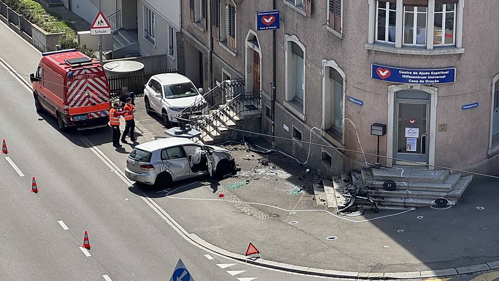Der Fahrer wurde von der Polizei als fahrunfähig eingestuft.