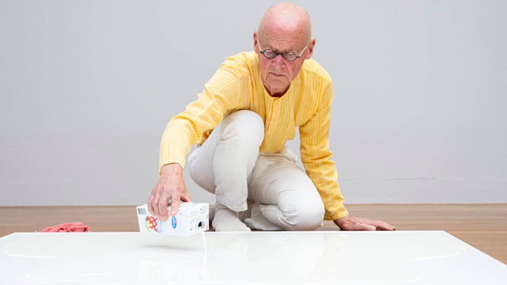 Wolfgang Laib nutzt für seine Installationen Materialien wie Milch und Wachs.