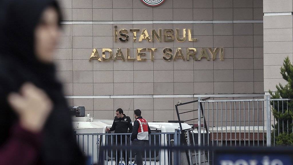 Ein Gericht in Istanbul hat die Freilassung von Menschenrechtsaktivisten aus der Untersuchungshaft angeordnet.