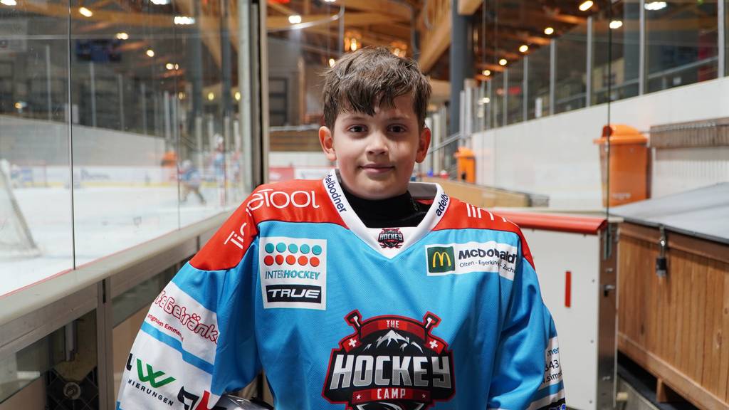 Kids trainieren mit Roman Josi – ein Besuch im Hockey-Camp