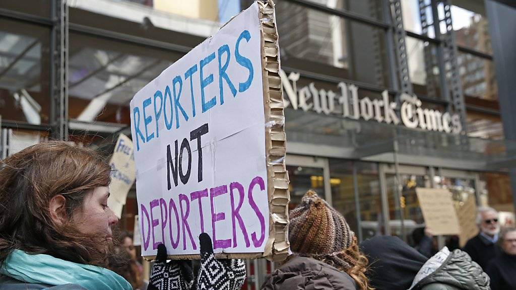 Demonstrationen für die Pressefreiheit vor dem Redaktionsgebäude der «New York Times» in Manhattan.
