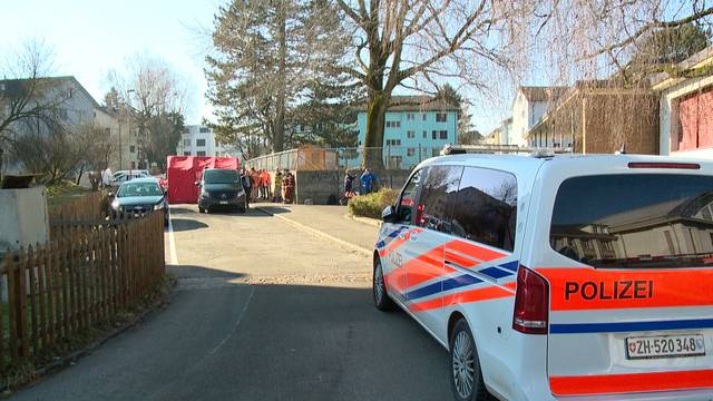 Tote Frau auf Parkplatz in Dübendorf aufgefunden