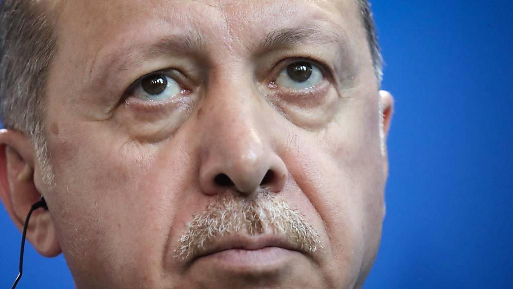 FILED - Der türkische Präsident Recep Tayyip Erdogan nimmt an einer Pressekonferenz in Berlin teil. Photo: Michael Kappeler/dpa