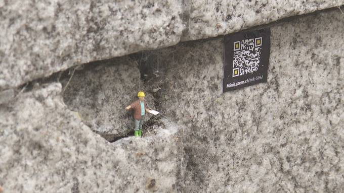 In der Stadt Luzern versüssen kleine Miniaturfiguren den Passanten den Tag