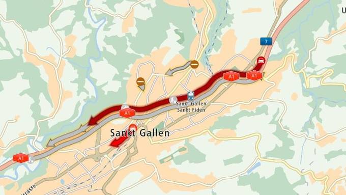 Nach Auffahrunfall: Stau auf der A1