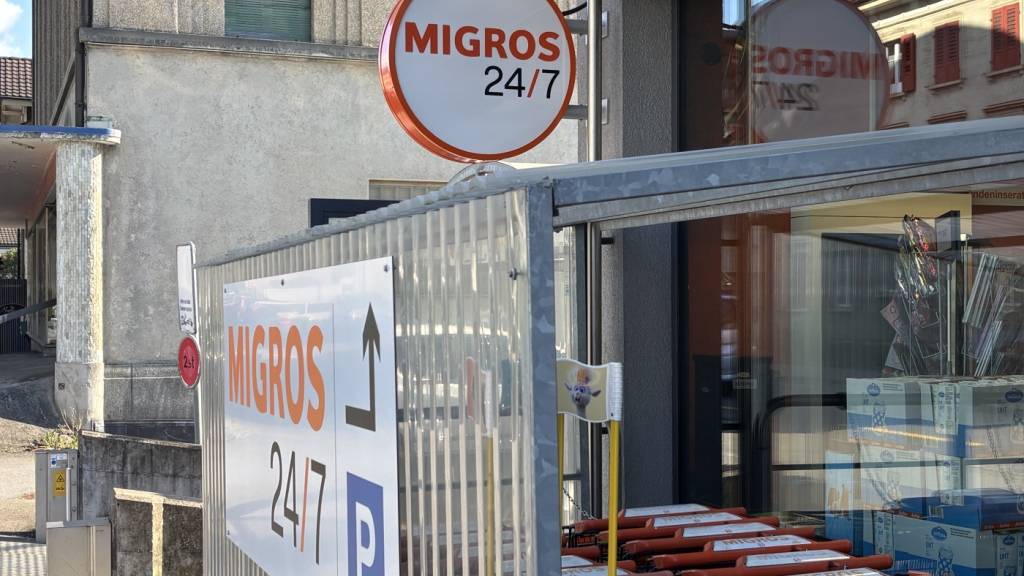 Die Migros hat in Herisau den ersten Migros-Supermarkt der Schweiz mit durchgehenden Öffnungszeiten in Betrieb genommen.