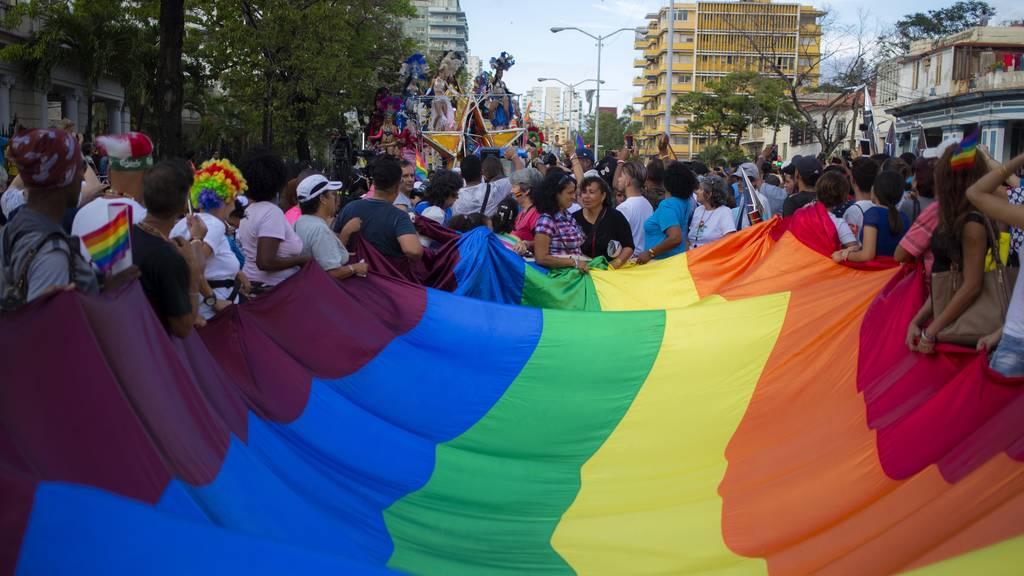 Kubanerinnen und Kubaner stimmen über Ehe für alle ab
