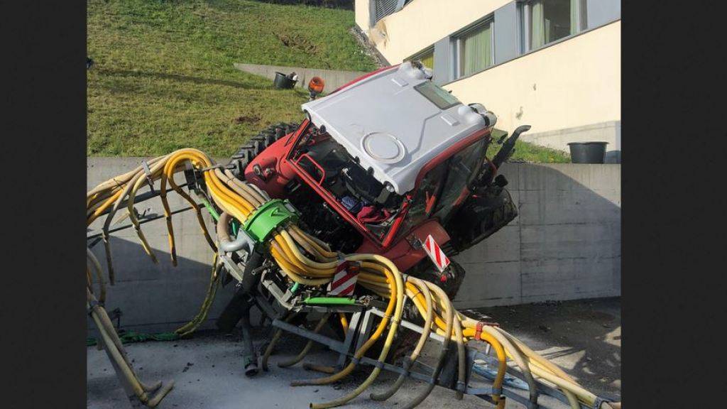 Ein Traktor ist in der Stadt Luzern beim Güllen verunfallt.