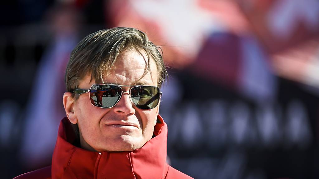 Swiss-Ski-Präsident Urs Lehmann freut sich über die Leistungen der Alpinen, wohingegen er vor allem im Biathlon einen dringenden Kurswechsel erachtet