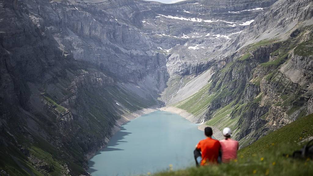 Ein Wanderer stürzte am Sonntag oberhalb des Limmerensees in Glarus Süd in den Tod. (Archivbild)