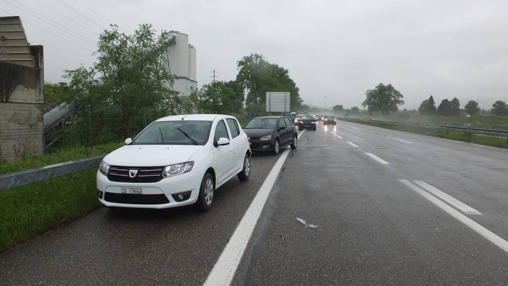 Bei der Autobahnausfahrt  Widnau fuhr ein Autolenker in eine stehende Kolonne.