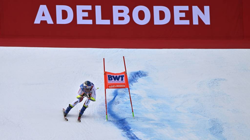 Marco Odermatt auf dem Weg zum Sieg am Weltcup-Rennen in Adelboden.