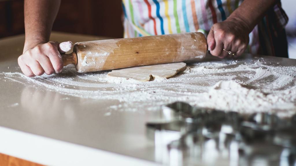 Weihnachtsguetzli backen
