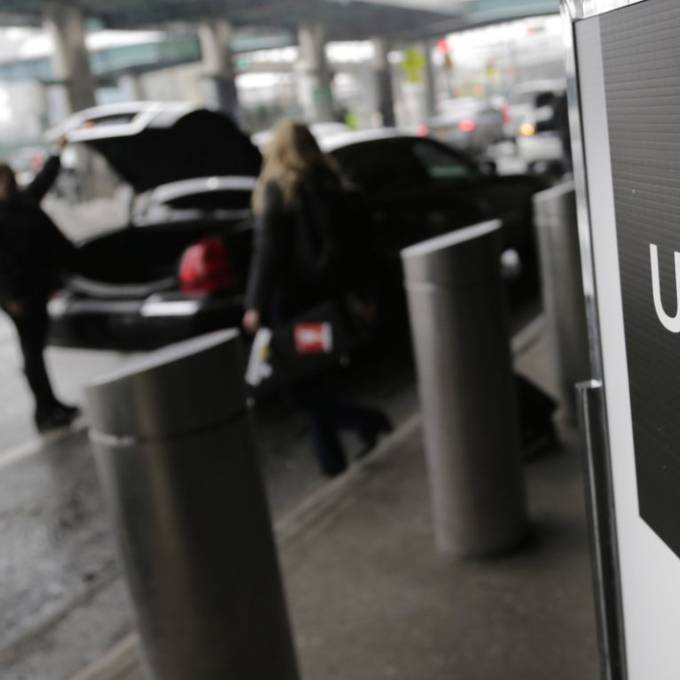 Polizei zieht am Flughafen Zürich mehrere Uber-Fahrer aus dem Verkehr