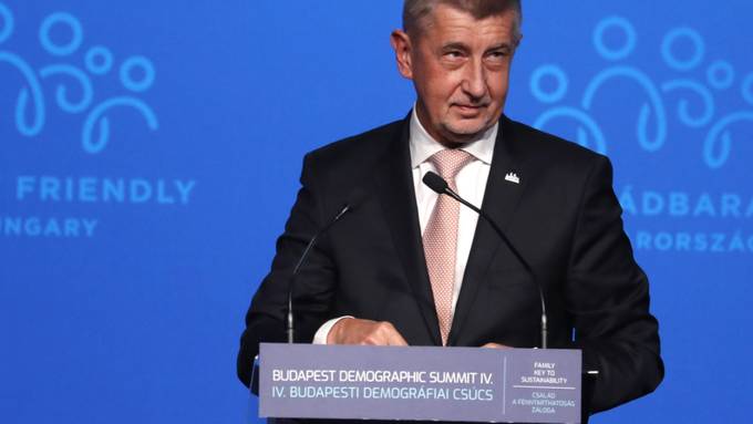 Tschechiens Regierungschef Babis lässt sich zum dritten Mal impfen
